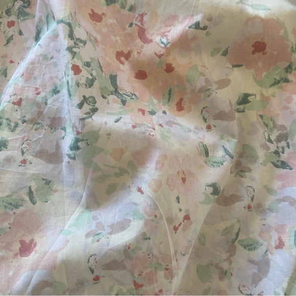 H&M • Square Neck Puff-Sleeve Floral Cropped Blouse - Picture 8 of 9